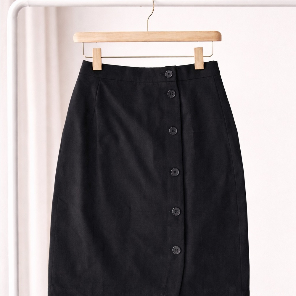H&M suede black pencil skirt with buttons
